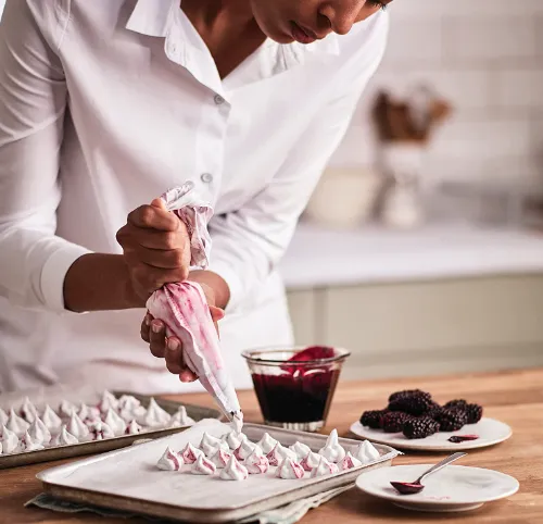 Kenwood%20Stand%20Mixer%20Hand%20Mixer%20(Electric%20Whisk)%20300W%20With%202.4L%20Rotary%20Bowl,%205%20Speeds%20+%20Turbo%20Button,%20Twin%20Stainless%20Steel%20Kneader%20And%20Beater%20For%20Mixing,%20Whipping,%20Whisking,%20Kneading%20Hmp22.000Wh%20White%20-%20Image%208