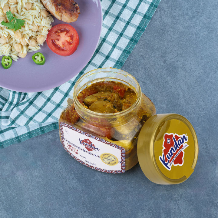 Achar%20Gift%20Box-Kundan%20Achar%20Gift%20Box-Shikarpuri%20Achar-%204%20Flavors%20(2%20Kg)%20-%20Image%206