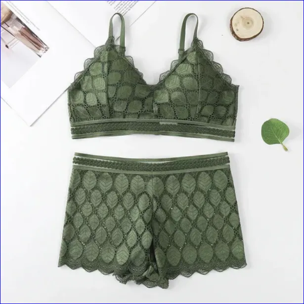 Floral%20Bra%20Panty%20Set%20-%20Image%202