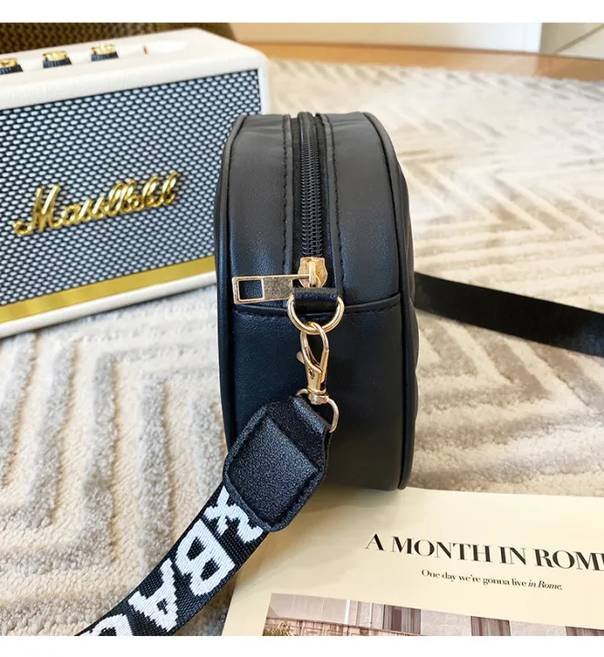 Quilted%20Square%20Crossbody%20Bag%20for%20Women%20-%20New%20Elegant%20Leather%20Shoulder%20Purse%20-%20Casual%20Phone%20Pouch%20-%20High-Quality%20Bag%20with%20Adjustable%20Strap%20-%20Image%205