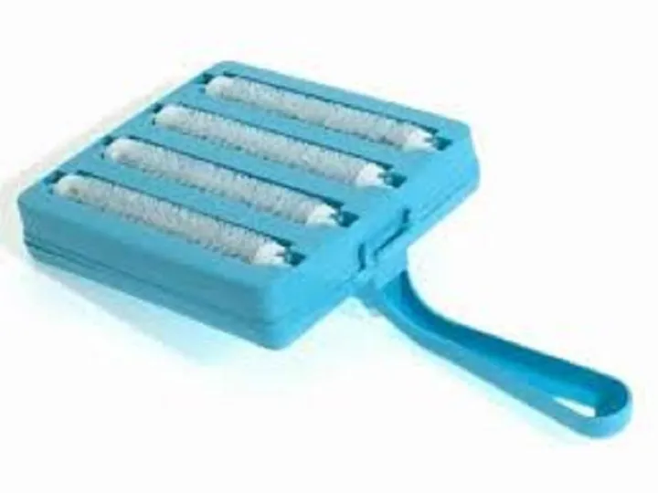 Plastic%20Carpet%20Cleaner%20With%204%20Rolling%20Brush%20-%20Image%203