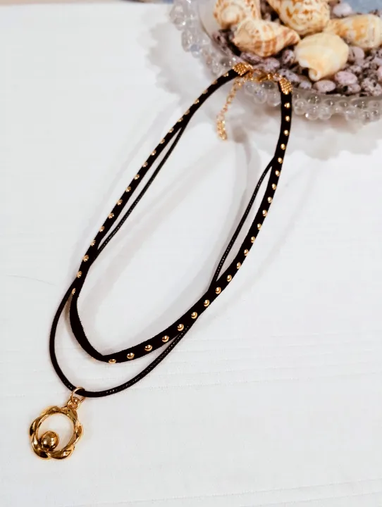 Fancy%20Black%20Leather%20String%20Layered%20Choker%20with%20Aesthetic%20Pendant%20-%20Image%205