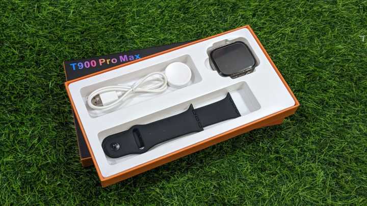 Ultra%207%20in%201%20Smartwatch%20Collection%20with%20Multiple%20Models%20and%20Functions,%20LCD%20Display,%20Fitness%20Tracking%20-%20Image%209