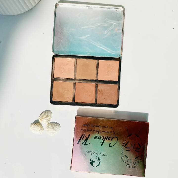 Tv%20Parlour%206%20in%201%20Contour%20kit%20makeup%20Bronzer%20palette%20Creamy%20Concealer%20&%20Contour%20medium%20to%20dark%20shades%20Makeup%20Cosmetic%20Bronzer%20kit%20Women%20Face%20contour%20-%20Image%203