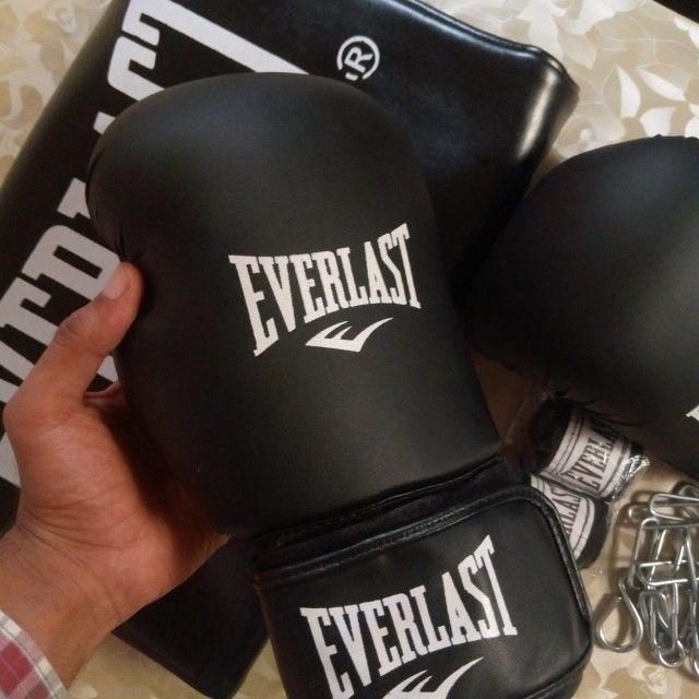 Boxing%20Bag%20with%20chain%20Boxing%20Gloves%20and%20Hand%20bandages%20Wraps%20Boxing%20Kit%20Full%20Set%20Punching%20Bag%20for%20Men%20Girls%20Adults%20Length%203%20feet%20and%204%20Feet%20-%20Image%206