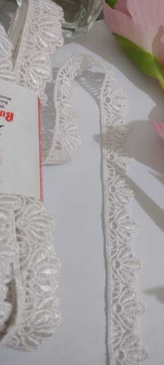 Chicken%20lace%206.5%20Guz/Yard%20lace,%201%20inch%20wide,%20laces%20for%20cloth,%20shirts%20and%20Duppatta%20-%20Image%203
