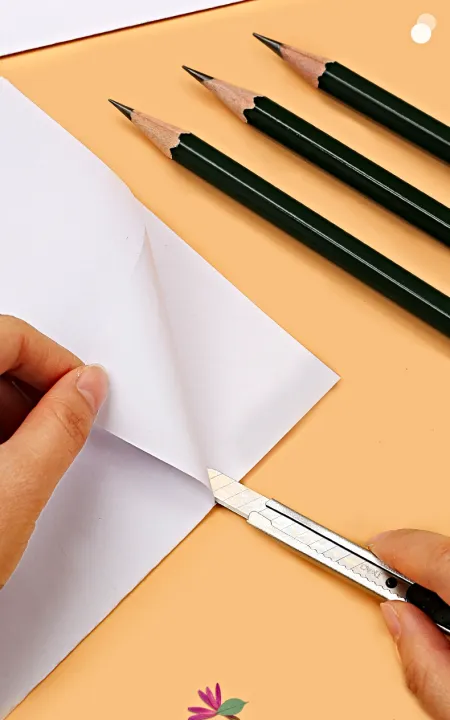 Deli%2027%20Pcs%20Fine-Art%20Drawing%20&%20Sketching%20Pencil%20Tool%20kit%20with%20Cloth%20Bag%20-%20Image%206