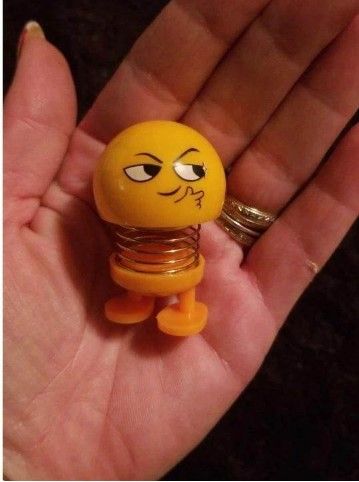 Mini%20Emoji%20Shaking%20Head%20doll,%20Mini%20Swing%20Doll,(Multipack)%20-%20Image%203