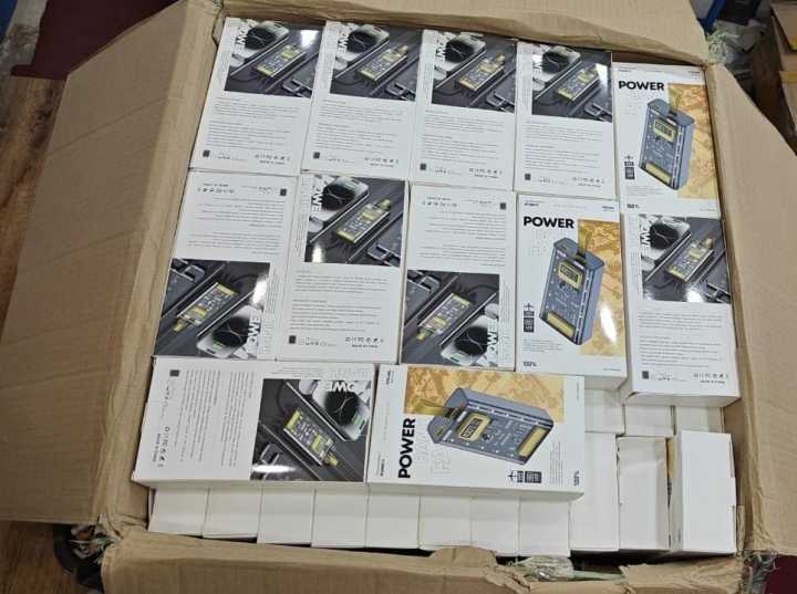 66W%20Transparent%20Power%20Bank%2020000mAh%20%E2%80%93%20Super%20Fast%20Charging%20Portable%20Mini%20Power%20Bank%20with%20LED%20Crystal%20Display%20%7C%20Fast%20Charger%20for%20iPhone,%20Android,%20Samsung,%20Xiaomi%20&%20All%20Devices%20%7C%20High-Capacity%2066W%20Power%20Bank%20-%20Image%203