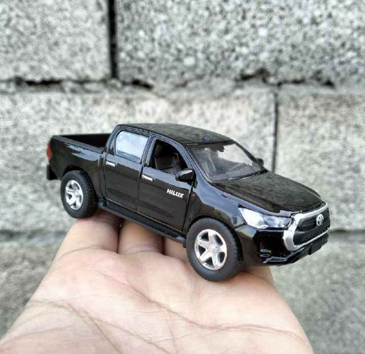 1:36%20Scale%20Toyota%20Revo%20Hilux%204*4(Vego%20Dala)%20Diecast%20Model%20Car%20-Multicolors%20-%20Image%203