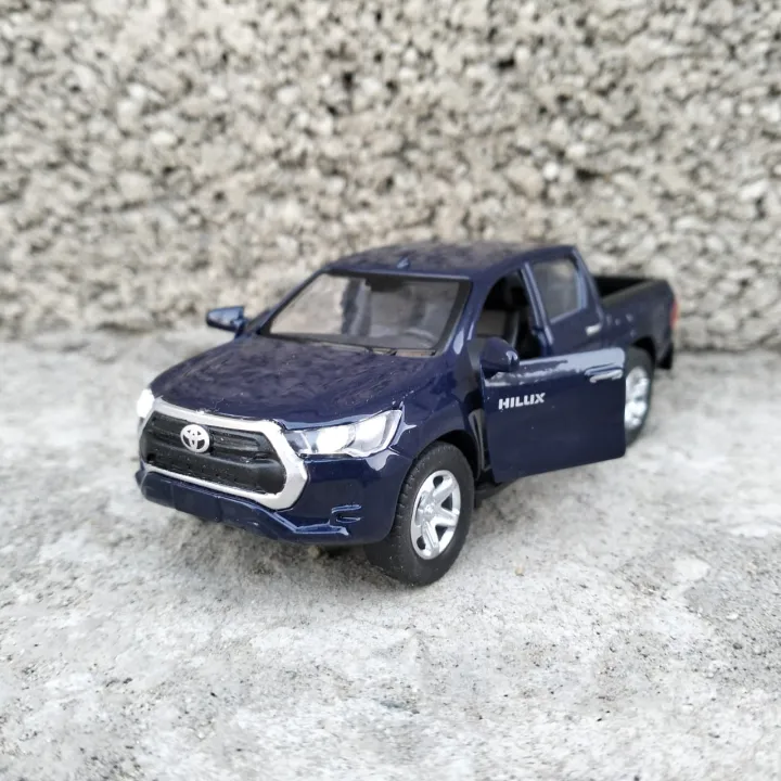 1:36%20Scale%20Toyota%20Revo%20Hilux%20(Vego%20Dala)%20Diecast%20Model%20Car%20(premium%20quality%20diecast%20Model)%20-%20Image%205