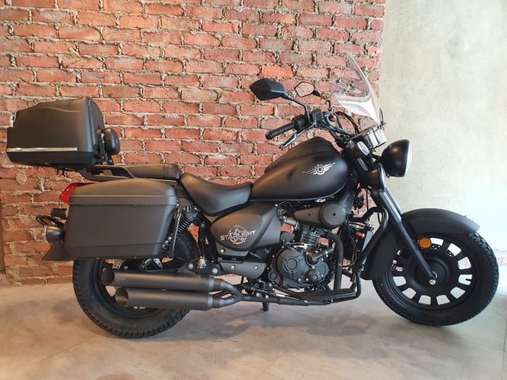 Starlight 200cc EFI – Matt Black with Accessories