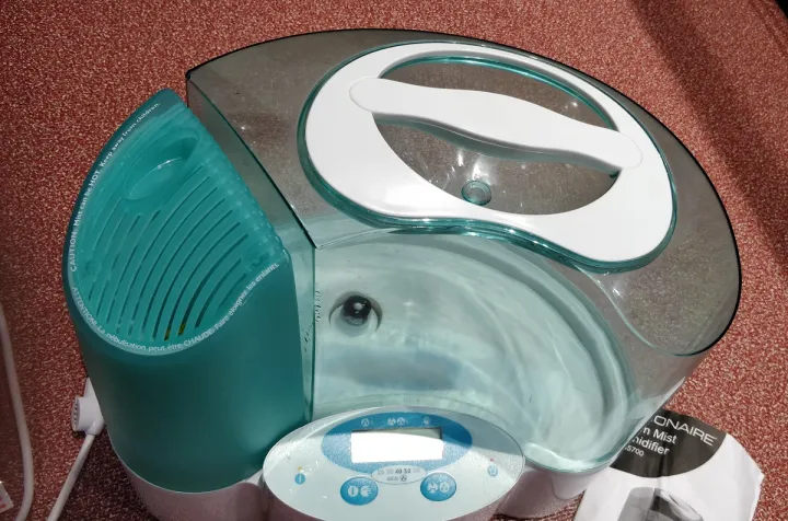 Bionaire%20Warm%20Mist%20Humidifier%20with%20Microban%20Anti-microbial%20Protection%207.5L%20Tank%20Capacity%20(Made%20in%20UK)%20(Product%20Comes%20in%20Grey%20Packing%20Box)%20-%20Image%205