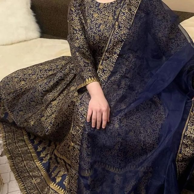 Allover%20printed%20fancy%20maxi%203%20pieces%20latest%20design%20stitched%20dress%20for%20girls%20-%20Image%2010