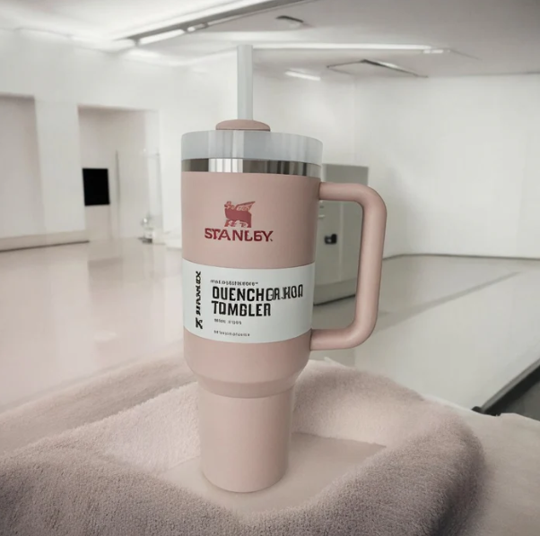 Stanley%20Quencher%20H2.0%20Tumbler%20with%20Handle%20and%20Straw%2040%20oz%20%7C%20Flowstate%203-Position%20Lid%20%7C%20Cup%20Holder%20Compatible%20for%20Travel%20%7C%20Insulated%20Stainless%20Steel%20Cup%20-%20Image%206