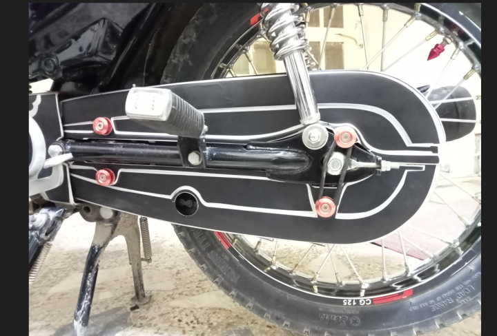 125%20chain%20cover%20sticker%20kit%20with%20exact%20size%20for%20scratch%20protection%20-%20Image%207