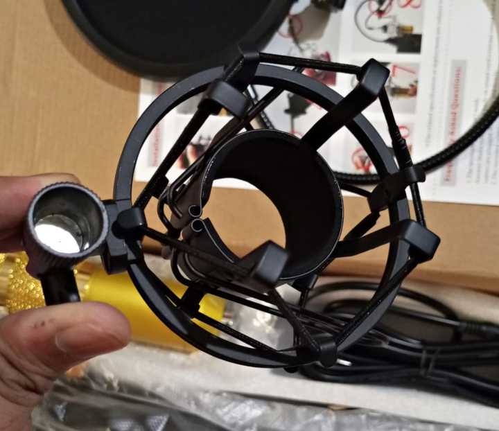 BM%20900%20Condenser%20Microphone%20complete%20Kit%20-%20Image%208