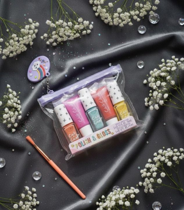 Chit%20Chat%20Polish%20&%20Gloss%20%E2%80%93%20Kids%20Nail%20Varnish%20And%20Lip%20Gloss%20Gift%20Set%20-%20Image%204