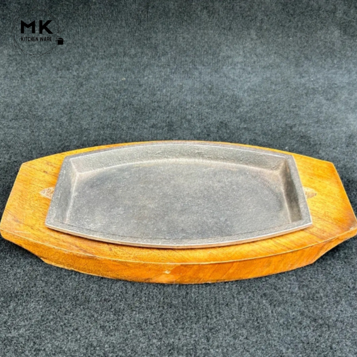 Steak%20Serving%20Tray,%20Sizzling%20Tray%20with%20Wooden%20Base%208%20Inch%20%E2%80%93%20Cast%20Iron%20Hot%20Plate%20for%20BBQ,%20Steak%20&%20Serving%20%7C%20Durable%20BBQ%20Sizzler%20Plate%20%7C%20BBQ%20Serving%20Tray,%20Hot%20Plate%20Cast%20Iron,%20Fajita%20Sizzling%20Tray,%20Restaurant%20Sizzler%20Plate%20-%20Image%204