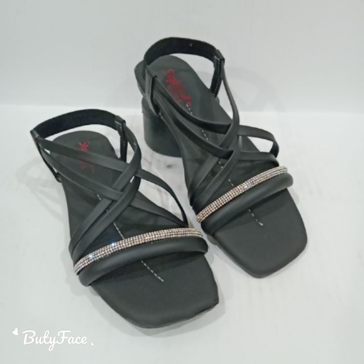 Random%20store%20pk%20Women%E2%80%99s%20&%20Girls%20Fancy%20Sandals,%20Available%20in%20Multiple%20Sizes,%20Soft,%20fancy,%20party,%20formal,%20Flat%20Sandals%20-%20Image%203