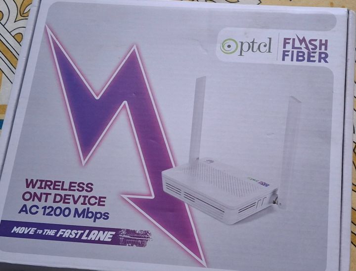 PTCL FLASH FIBER Router with High Range Antennas