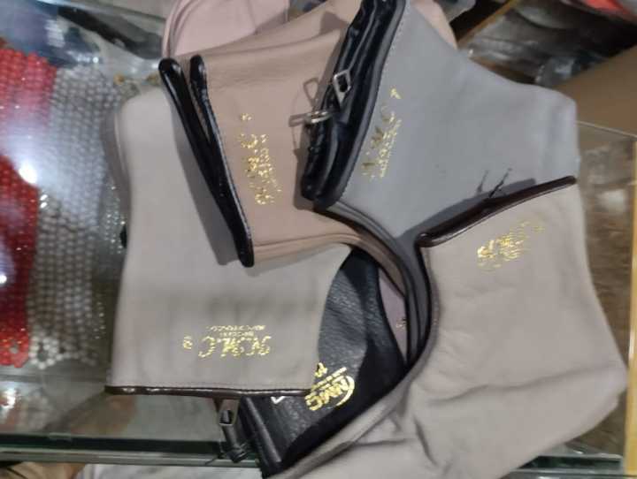 Moza%20100%25%20Genuine%20Leather%20'A'%20Quality%20Socks%20Warm%20Fabric%20inside%20for%20Cold%20Weather%20-%20Hajj%20&%20Umrah%20-%20Image%204