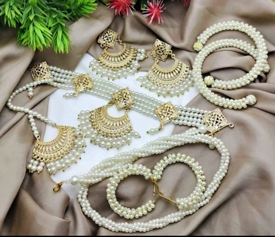 Traditional Golden Finish Necklace Earrings Teeka Adjustable