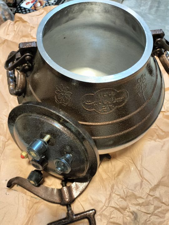 Afghani%20Elegant%20Brown%20Cast%20Iron%20Pressure%20Cooker%205/8/10L/12L/15L/20L/30L%20with%20Safety%20Valve%20-%20Image%2010