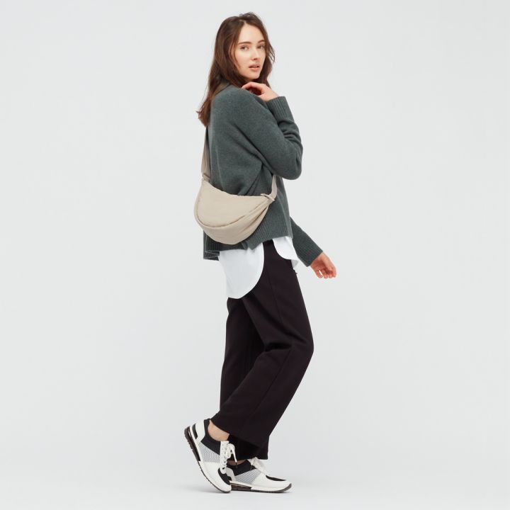 Dumpling%20Bag%20Nylon%20Crossbody%20Bag%20Uniqlo%20Unisex%20Fashion%20Messenger%20Bag%20Waterproof%20Shoulder%20Bag%20with%20Adjustable%20Strap%20-%20Image%207