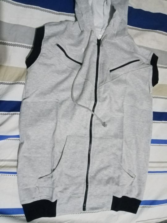 Half%20Sleeves%20Winter%20Fashion%20Jacket:%20Stay%20Stylish%20and%20Warm%20in%20the%20Coldest%20Months%20gray%20and%20black%20color%20-%20Image%206