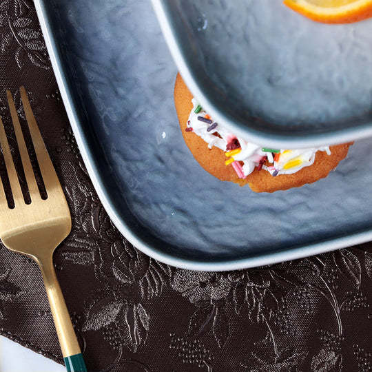 Ceramic%20Pattern%20Cake%20Serving%20Tray-%203%20Tier%20European%20Design%20Cake%20Serving%20Dish%20for%20Pastries%20and%20Bakery-%20Weddings%20Parties%20Pastry%20Serving%20Tray%20-%20Image%204