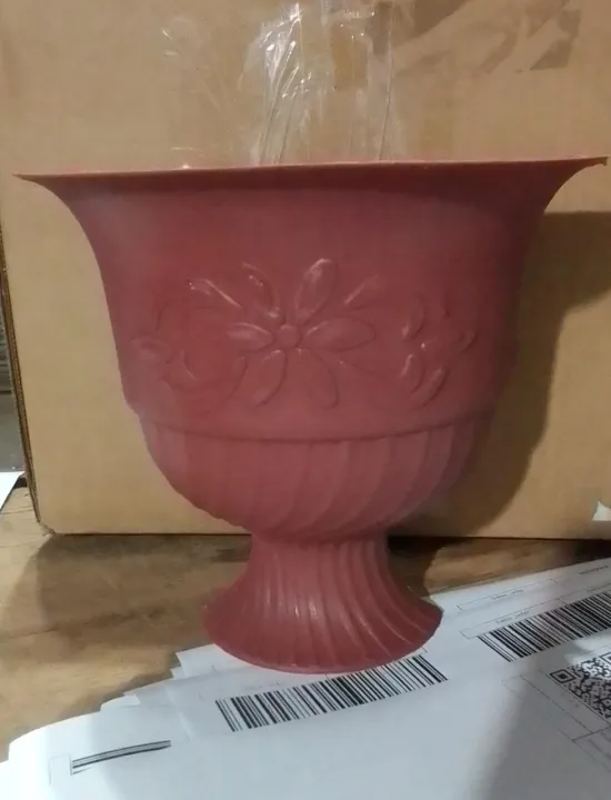 Pack%20of%2012%20Small%20Wall%20Hanging%20Pots%20-%20Image%202