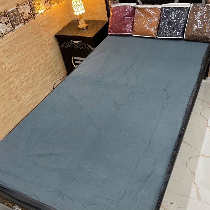 Waterproof%20Mattress%20Fitted%20Cover%20For%20Single%20Bed%20-%20100%25%20Waterproof%20and%20Dust%20Proof%20-%20Image%203