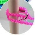Windproof Anti-Slip Clothes Washing Line Drying Nylon Rope with Hooks 5 Meter Nylon Clothesline Rope Color May Vary. 