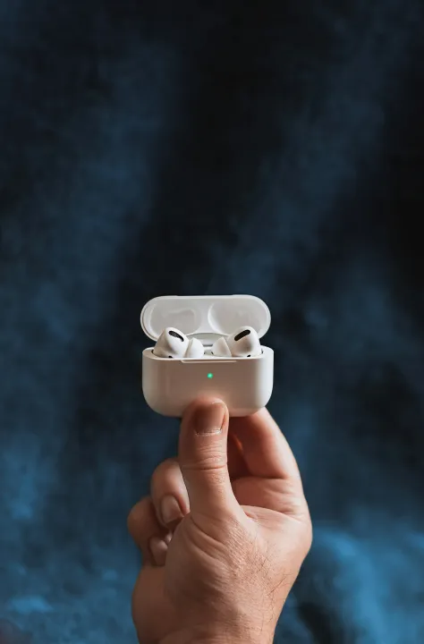 Wireless%20Bluetooth%20Earbuds%20with%20Charging%20Case,%20Built-in%20Microphone,%20Portable%20Hands-Free%20Earphones%20for%20Music%20&%20Calls%20-%20Image%206