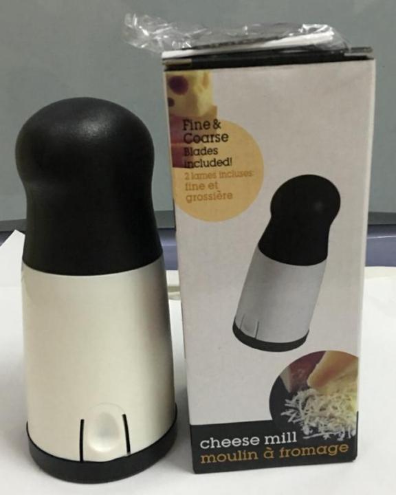 Cheese%20Grater-Black%20&%20White%20-%20Image%203