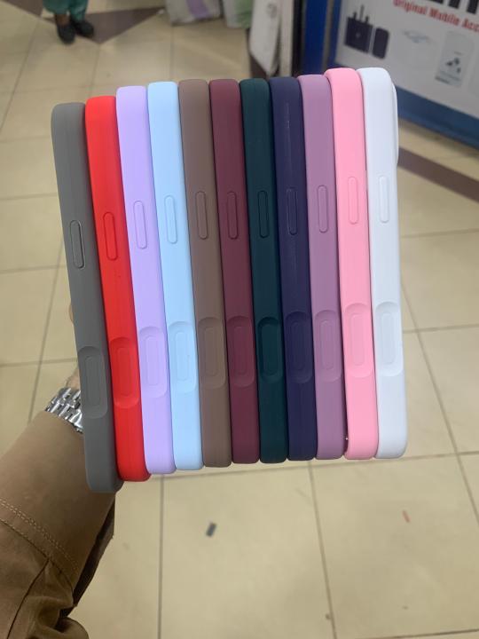 Premium%20Liquid%20Silicone%20Case%20for%20iPhone%2017%20Pro/Pro%20Max%20-%20Apple%20Logo%20Cover%20-%20Durable%20Protective%20Phone%20Cover%20-%20Image%207