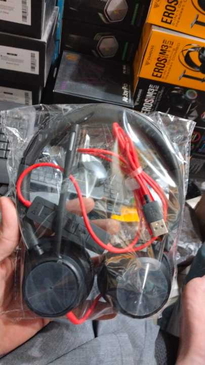Poly%20-%20Blackwire%208225%20Wired%20Headset%20with%20Boom%20Mic%20(Plantronics)%20-%20Dual-Ear%20(Stereo)%20Computer%20Headset%20-%20USB-A%20to%20Connect%20to%20your%20PC/Mac%20-%20Active%20Noise%20Canceling-Works%20with%20Teams%20(Certified),%20Zoom%20&more%20-%20Image%208