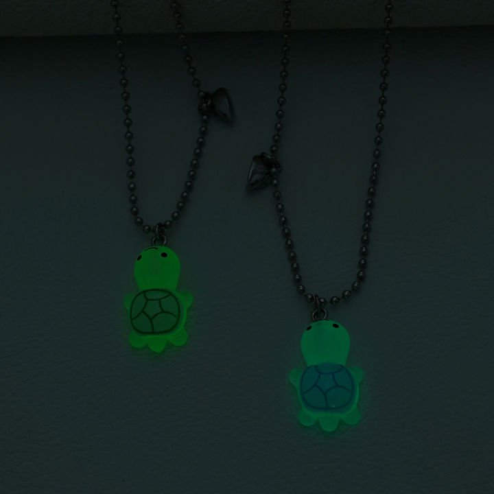 1Pair%20Cute%20Luminous%20Turtle%20Heart%20Magnetic%20Pendant%20Necklace%20For%20Women%20Men%20Couple%20CHAINI%20-%20Image%204