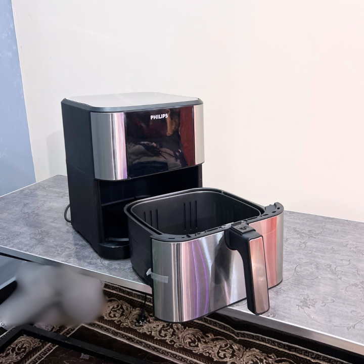 Philips%20XXL%2010L%20Digital%20Air%20Fryer%20%7C%201500W%20Power%20for%20Oil-Free%20Cooking%20%7C%20Best%20Multifunctional%20Family%20Air%20Fryer%20with%20Touch%20Control%20%7C%20Adjustable%20Temp%20&%20Timer,%20Visible%20Window,%20Stainless%20Steel%20%7C%20Ideal%20for%20Baking,%20Pizza,%20Chicken%20&%20More%20%7C%20Energy%20Efficient,%20-%20Image%209
