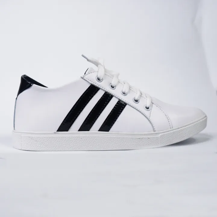 Latest%20Trendy%20casual%20sneaker,Light%20weight%20fashion%20sheos,white%20lace%20golden%20touch%20running%20walking%20shoes%20-%20Image%206