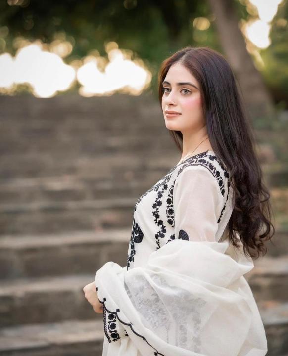 3%20Pcs%20Women's%20Stitched%20Organza%20Embroidered%20Suit%20-%20Image%208