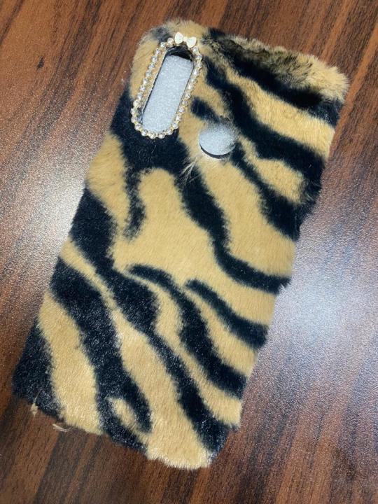 Huawei%20P30%20Lite%20Luxury%20Design%20Phone%20Case%20Fashionable%20Fluffy%20Warm%20Mobile%20Phone%20Protective%20Case%20Cover%20-%20Image%205
