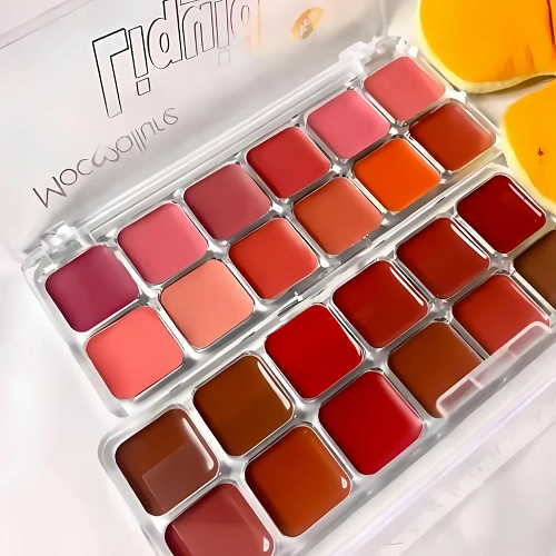 12 SHADES MATTE CREAM LIPSTICK PALETTE WITH MIRROR