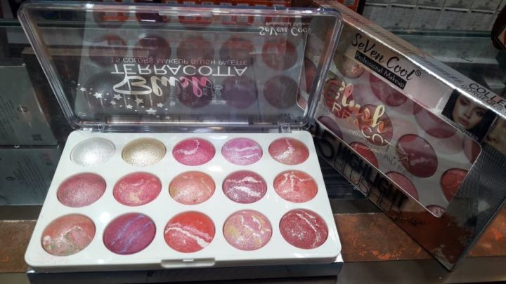 15%20in%201%20Professional%20all%20In%20Blusher%20Highlighter%20Make%20up%20Blush%20Kit%20-%20Image%204