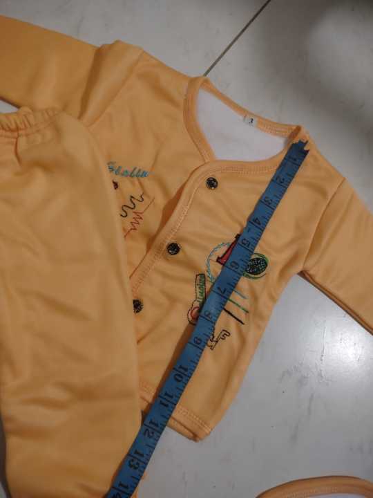 Pack%20Of%204%20Pcs%20Newborn%20Baby%20Suit%20Gift%20set%20New%20Born%20Baby%20Girl%20Boy%20Clothes%20Shirt,%20Pant,%20Bib%20and%20cap%20Infant%20Warm%20Winter%20Suits%20Dresses%20Unisex%20NewBorn%20Garam%20Clothes%20Size%200-3%20Months%20-%20Image%206