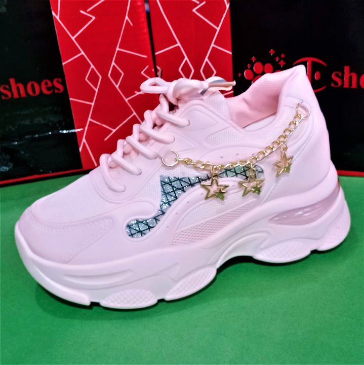 Pink%20Sneakers%20for%20Women%20%E2%80%93%20Comfortable%20and%20Stylish%20Outdoor%20Shoes%20with%20Soft%20Sole,%20Perfect%20for%20Everyday%20Use%20-%20Image%203
