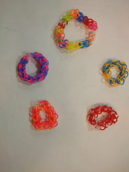 Vibrant%20handmade%20Multicolor%20Loom%20Bands%20-%20Image%202