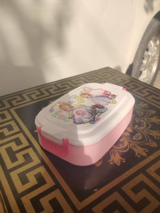 Lunch%20Box%20for%20school%20Kids%20Tiffin%20Box%20For%20School%20boys%20and%20girls%20Lunch%20Box%20with%20portions%20and%20spoon%20-%20Image%203