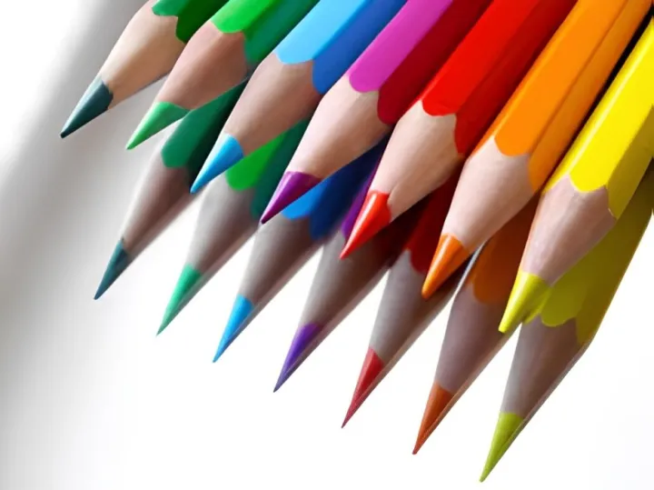 Deer%2012-Colour%20Pencil%20Set%20-%20Half%20Size,%20Easy%20Grip,%20with%20Durable%20Plastic%20Pencil%20Case%20%E2%80%93%20Compact%20&%20Portable%20Art%20Supplies%20-%20Image%205